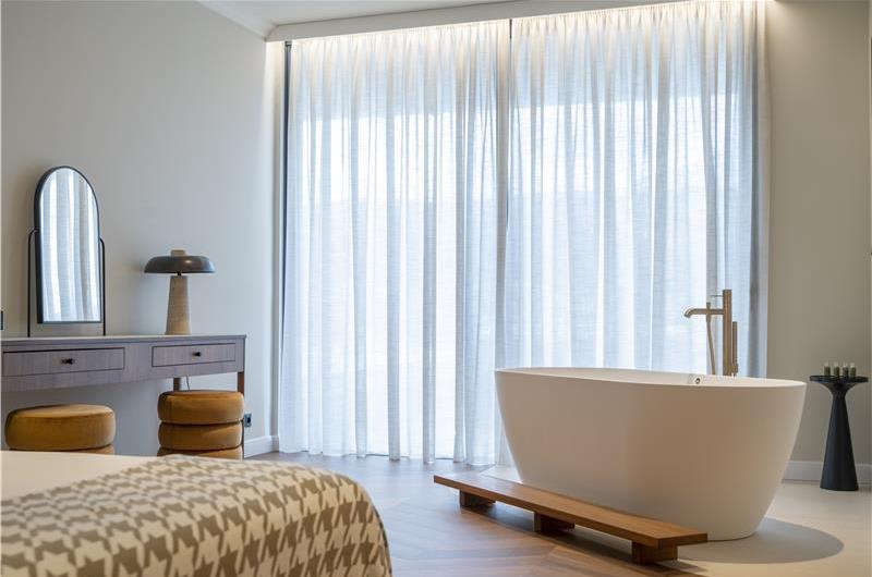 Selection of 5 bedroom seafront villas with pool on Ciovo near Trogir, sleeps 10