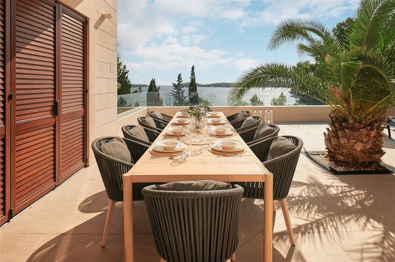 5 bedroom villa with infinity pool and sea views Hvar Town, sleeps 10