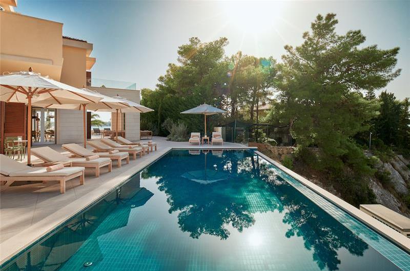 5 bedroom villa with infinity pool and sea views Hvar Town, sleeps 10