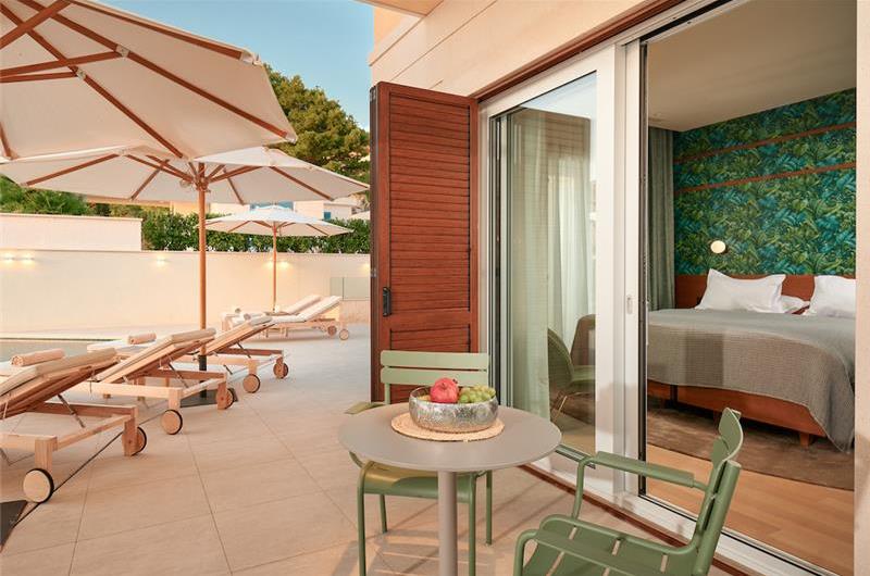 5 bedroom villa with infinity pool and sea views Hvar Town, sleeps 10