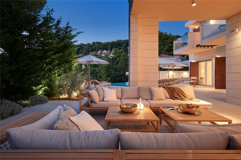 Beachfront villa in Hvar Town, photograph 25