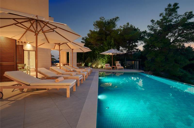 5 bedroom villa with infinity pool and sea views Hvar Town, sleeps 10