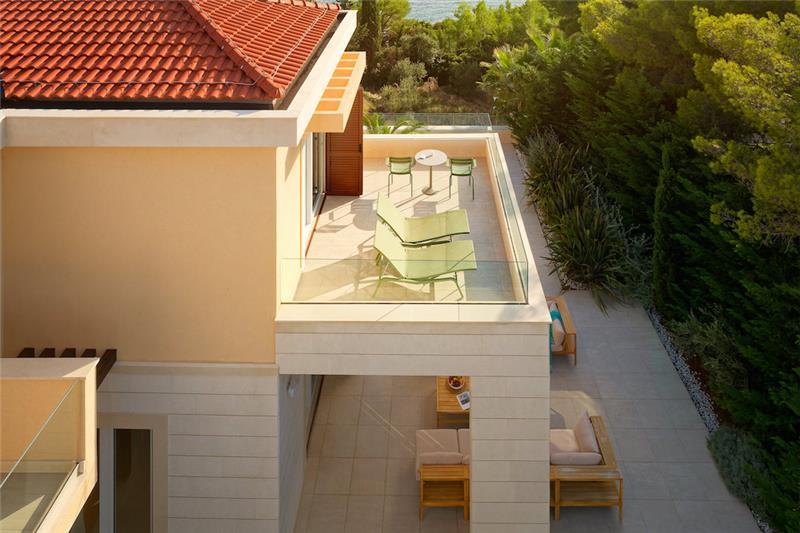 Beachfront villa in Hvar Town, photograph 20