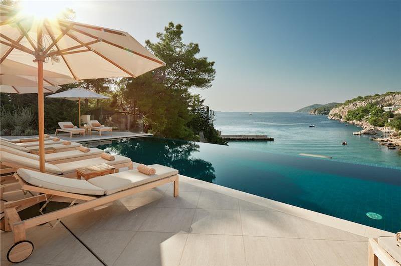5 bedroom villa with infinity pool and sea views Hvar Town, sleeps 10