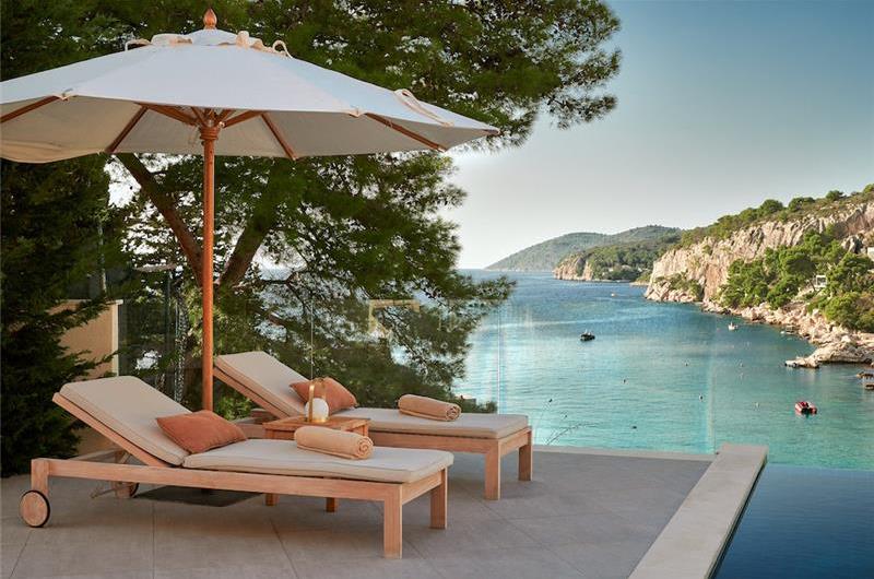 5 bedroom villa with infinity pool and sea views Hvar Town, sleeps 10
