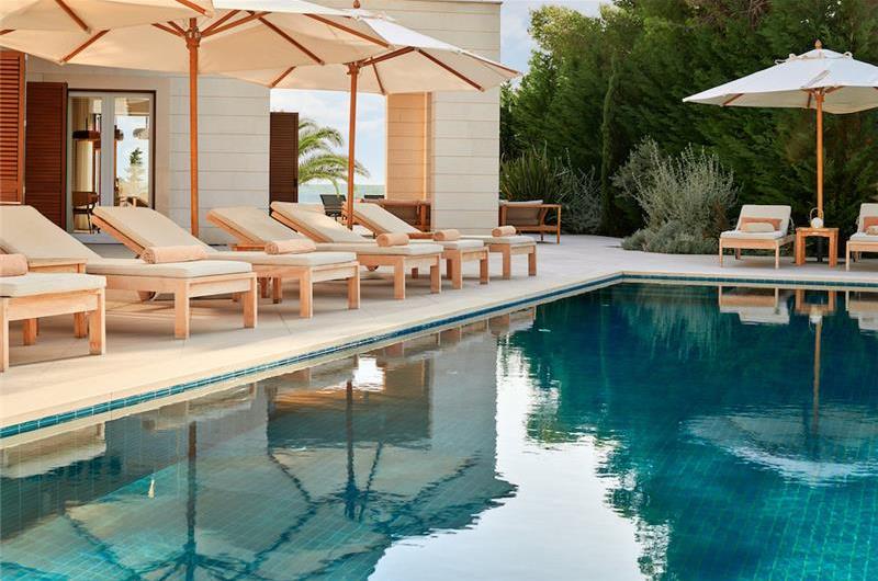 5 bedroom villa with infinity pool and sea views Hvar Town, sleeps 10