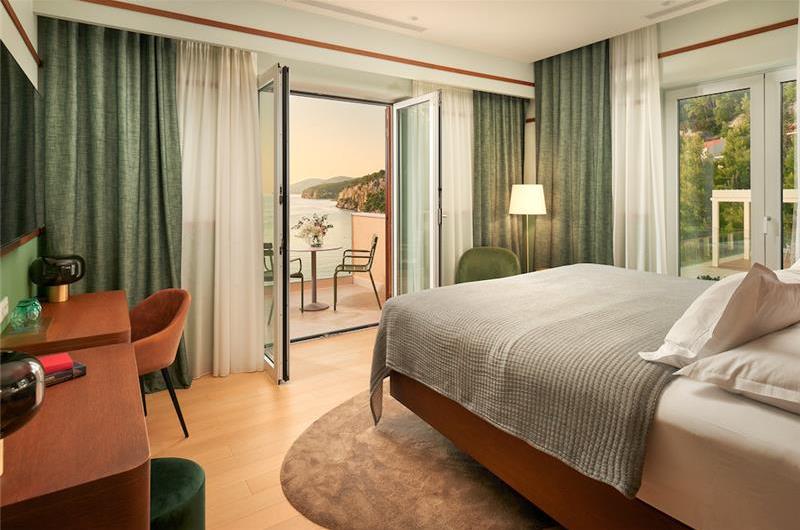 5 bedroom villa with infinity pool and sea views Hvar Town, sleeps 10