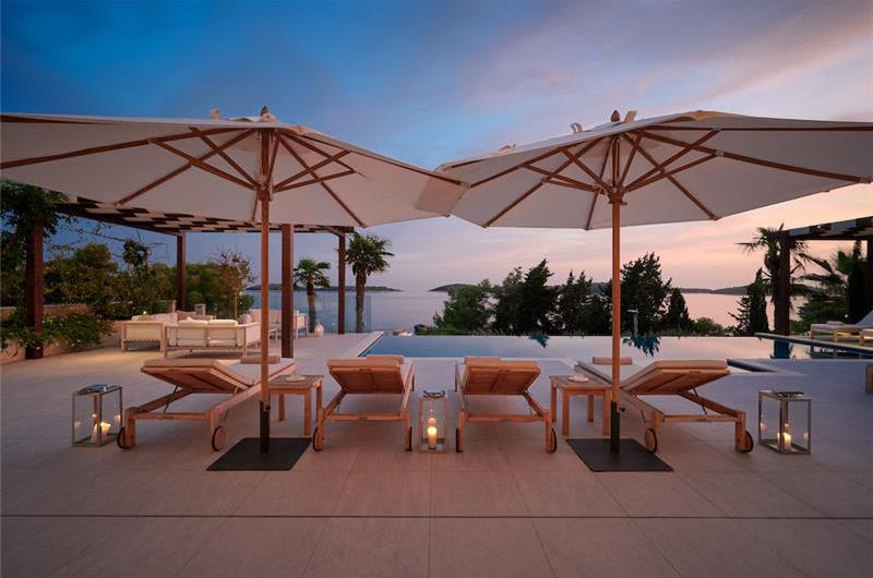 5 bedroom villa with infinity pool and sea views Hvar Town, sleeps 10