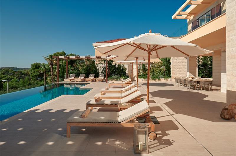 5 bedroom villa with infinity pool and sea views Hvar Town, sleeps 10