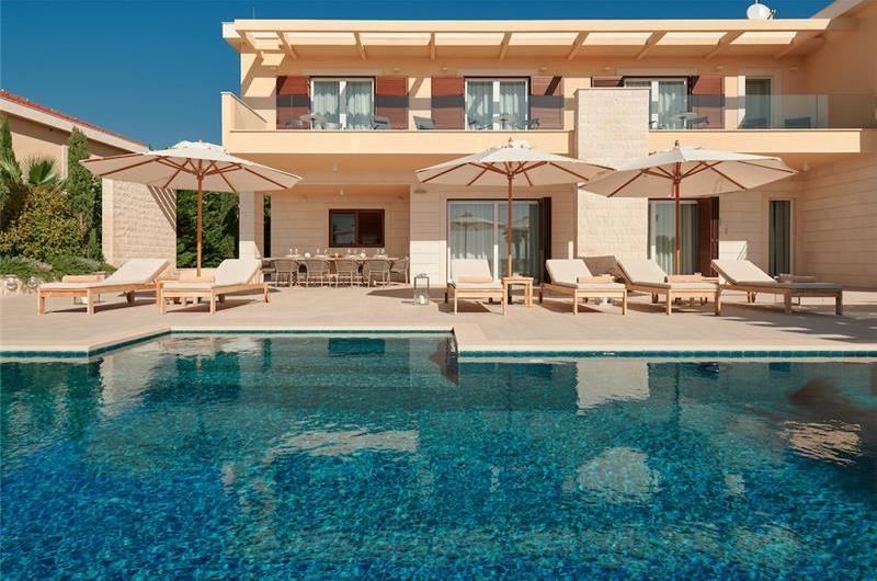 5 bedroom villa with infinity pool and sea views Hvar Town, sleeps 10