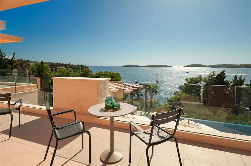 5 bedroom villa with infinity pool and sea views Hvar Town, sleeps 10
