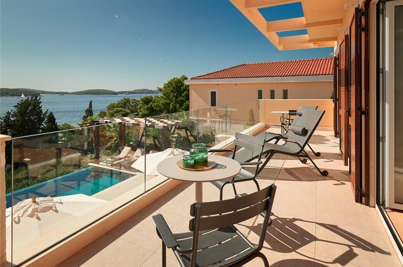 5 bedroom villa with infinity pool and sea views Hvar Town, sleeps 10