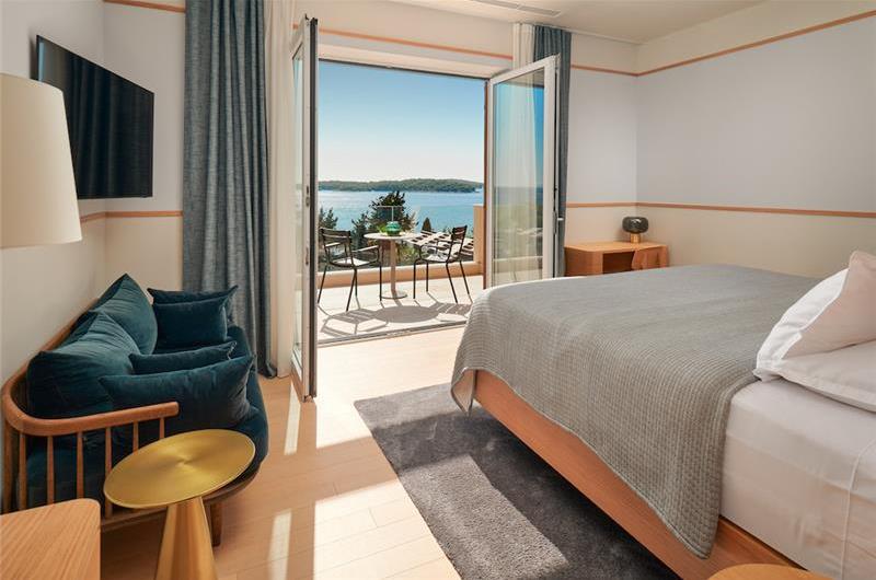 5 bedroom villa with infinity pool and sea views Hvar Town, sleeps 10