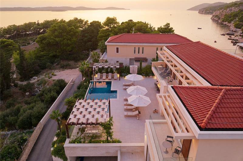 5 bedroom villa with infinity pool and sea views Hvar Town, sleeps 10