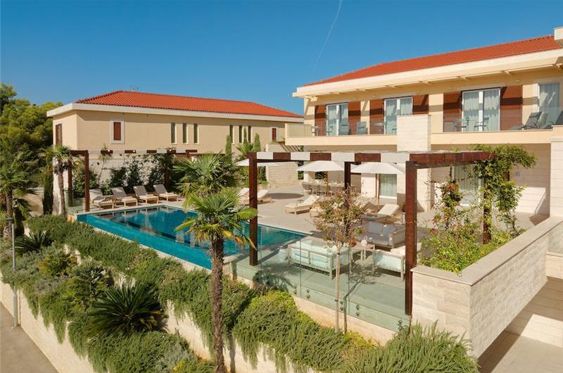 5 bedroom villa with infinity pool and sea views Hvar Town, sleeps 10