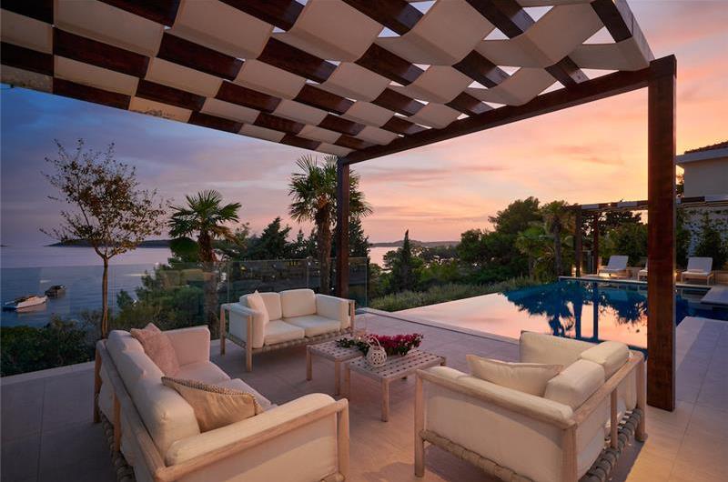 5 bedroom villa with infinity pool and sea views Hvar Town, sleeps 10