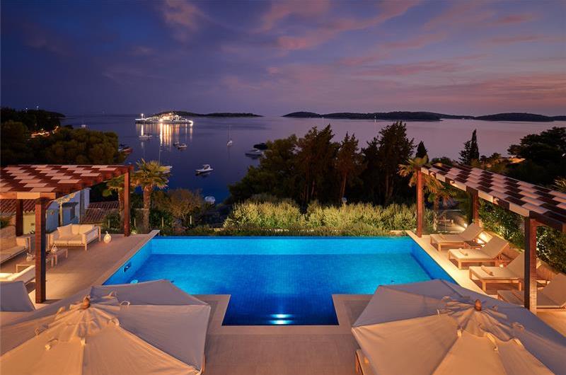 5 bedroom villa with infinity pool and sea views Hvar Town, sleeps 10