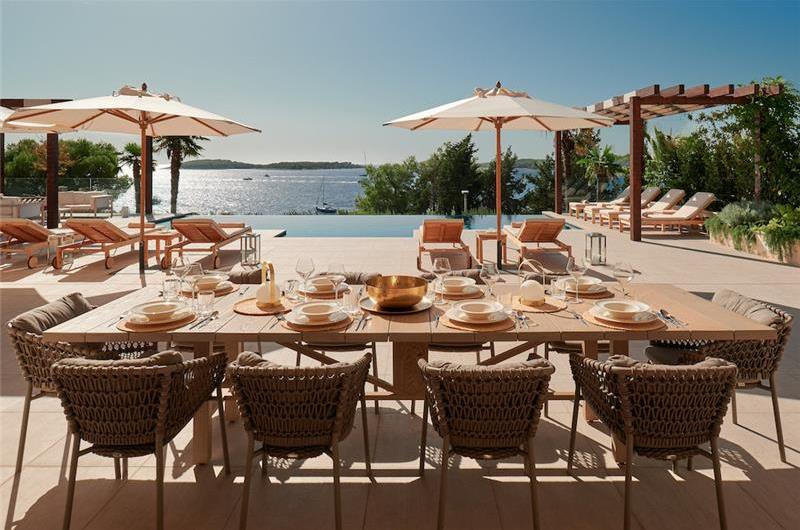 5 bedroom villa with infinity pool and sea views Hvar Town, sleeps 10