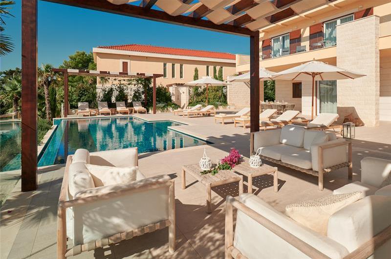 5 bedroom villa with infinity pool and sea views Hvar Town, sleeps 10