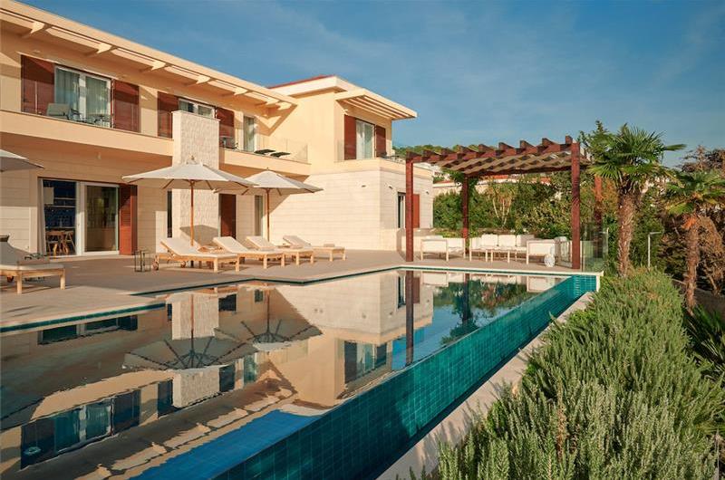 5 bedroom villa with infinity pool and sea views Hvar Town, sleeps 10