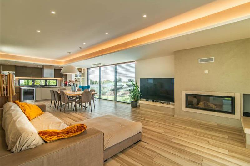 4 bedroom villa with pool near Pula, sleeps 8