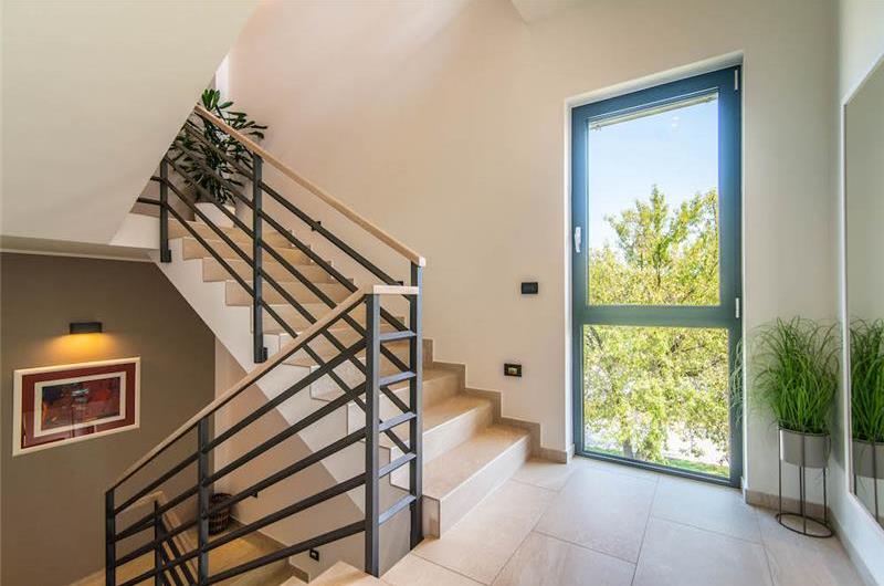 4 bedroom villa with pool near Pula, sleeps 8