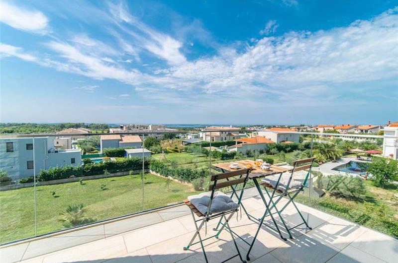4 bedroom villa with pool near Pula, sleeps 8