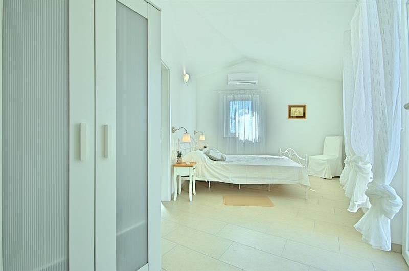 4 bedroom villa with pool near Sveti Lovrec, sleeps 8