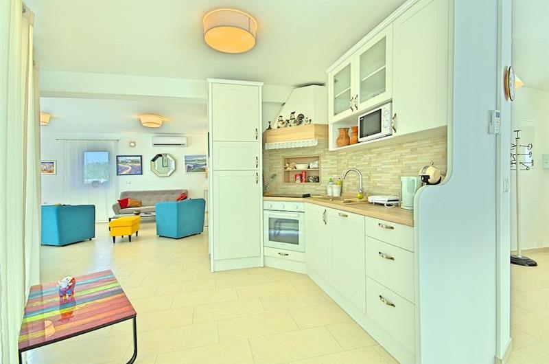 4 bedroom villa with pool near Sveti Lovrec, sleeps 8