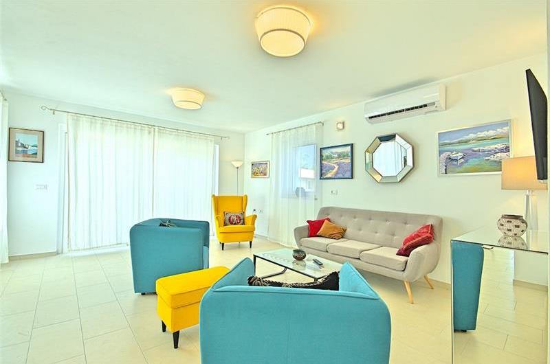 4 bedroom villa with pool near Sveti Lovrec, sleeps 8