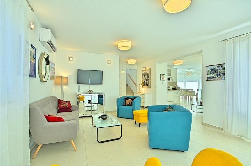 4 bedroom villa with pool near Sveti Lovrec, sleeps 8