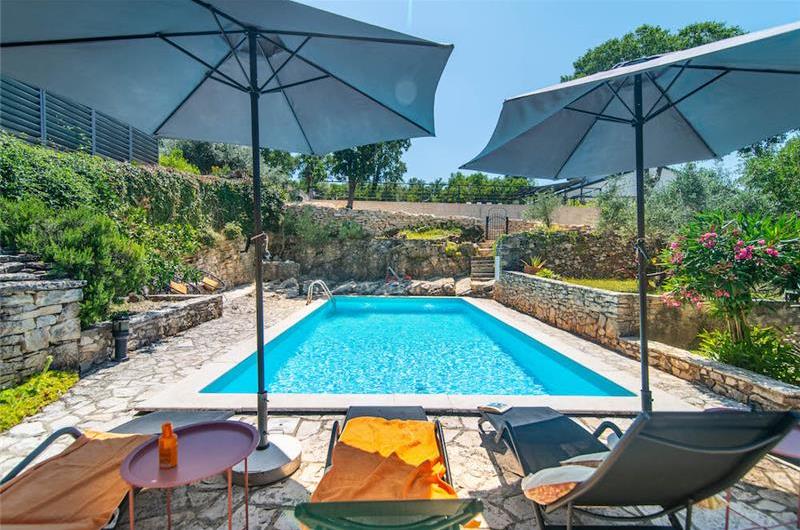 3 bedroom villa with pool near Pula, sleeps 6