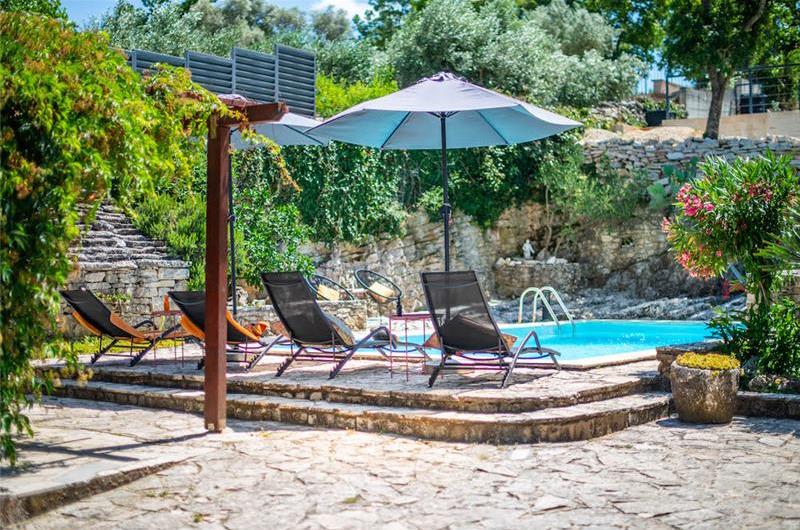 3 bedroom villa with pool near Pula, sleeps 6