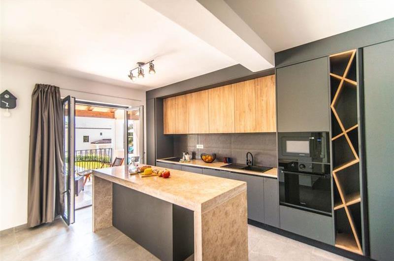 7 bedroom villa with pool in Svetvinčenat, sleeps 14