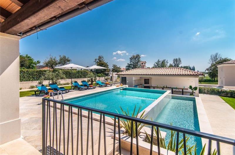 7 bedroom villa with pool in Svetvinčenat, sleeps 14