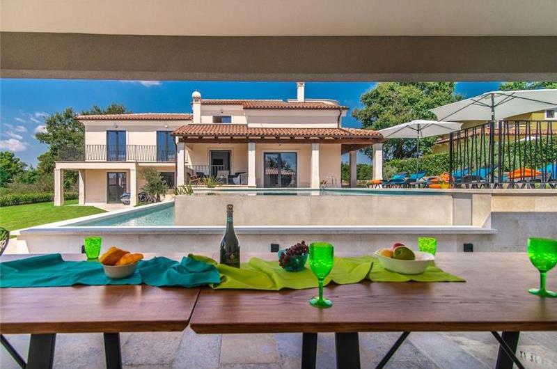 7 bedroom villa with pool in Svetvinčenat, sleeps 14