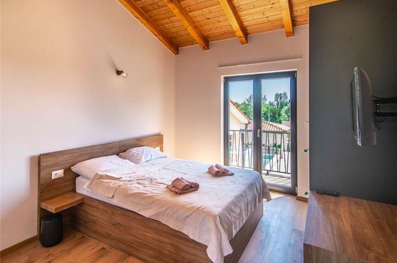 7 bedroom villa with pool in Svetvinčenat, sleeps 14