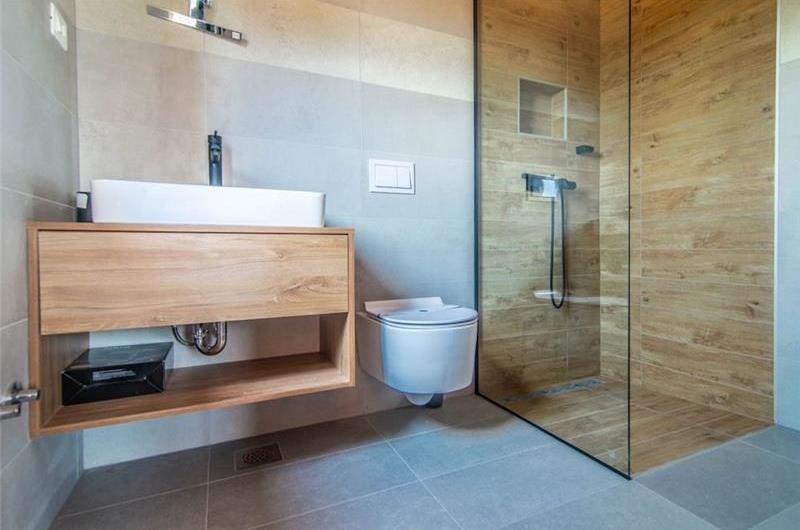 7 bedroom villa with pool in Svetvinčenat, sleeps 14
