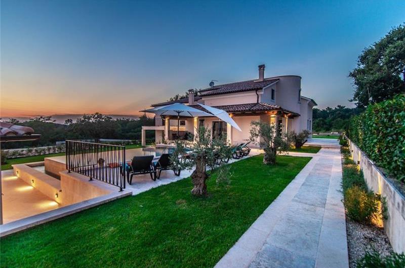 7 bedroom villa with pool in Svetvinčenat, sleeps 14