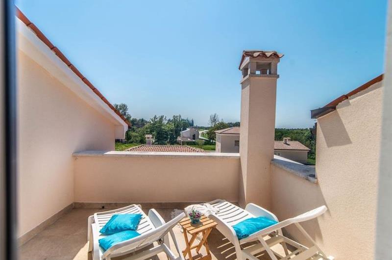7 bedroom villa with pool in Svetvinčenat, sleeps 14