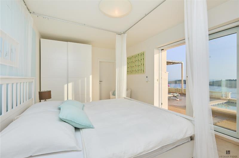 2 bedroom villa with pool, Orasac near Dubrovnik, sleeps 4