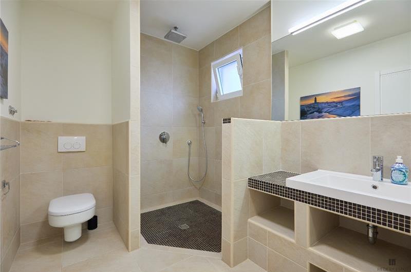2 bedroom villa with pool, Orasac near Dubrovnik, sleeps 4