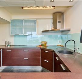 4 bedroom villa with pool and sea view, Orašac, sleeps 8