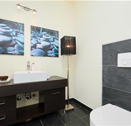 4 bedroom villa with pool and sea view, Orašac, sleeps 8