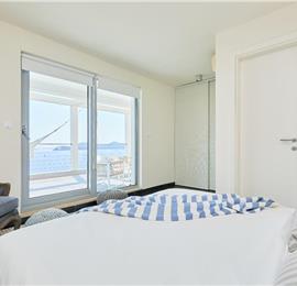 4 bedroom villa with pool and sea view, Orašac, sleeps 8