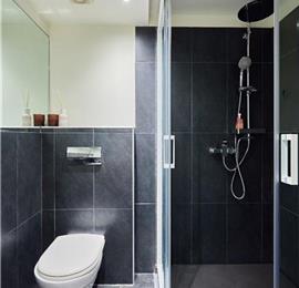 4 bedroom villa with pool and sea view, Orašac, sleeps 8