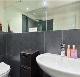 4 bedroom villa with pool and sea view, Orašac, sleeps 8