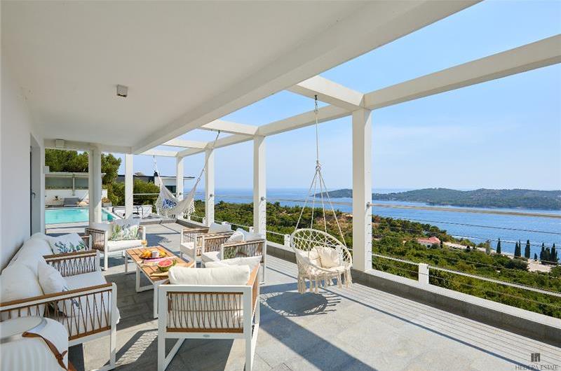 4 bedroom villa with pool and sea view, Orašac, sleeps 8
