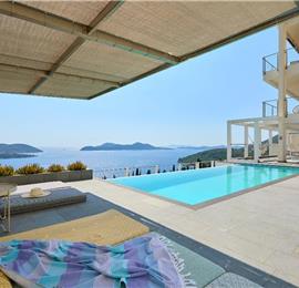 4 bedroom villa with pool and sea view, Orašac, sleeps 8