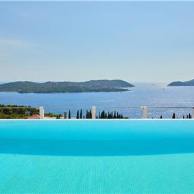 4 bedroom villa with pool and sea view, Orašac, sleeps 8